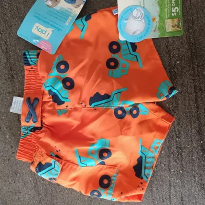 Maillot de bain avec couche intégrée taille 3-6 mois 